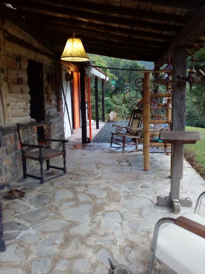 Tarragona Hostal サンタ・ロサ・デ・カバル エクステリア 写真