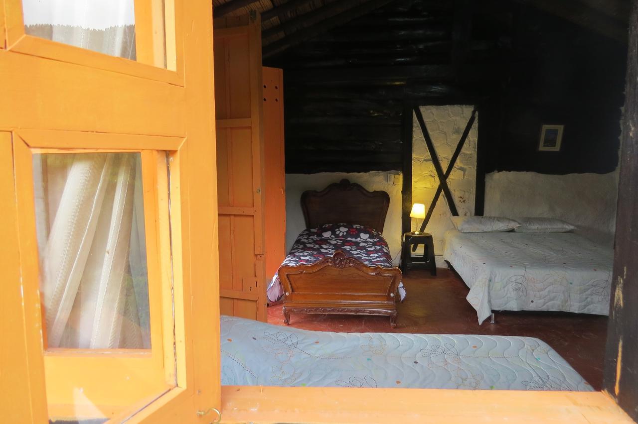 Tarragona Hostal サンタ・ロサ・デ・カバル エクステリア 写真